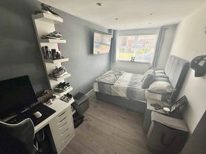 Islay Close Stanney Oaks